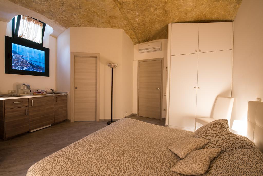 Petros Room Camere Salerno Exterior photo