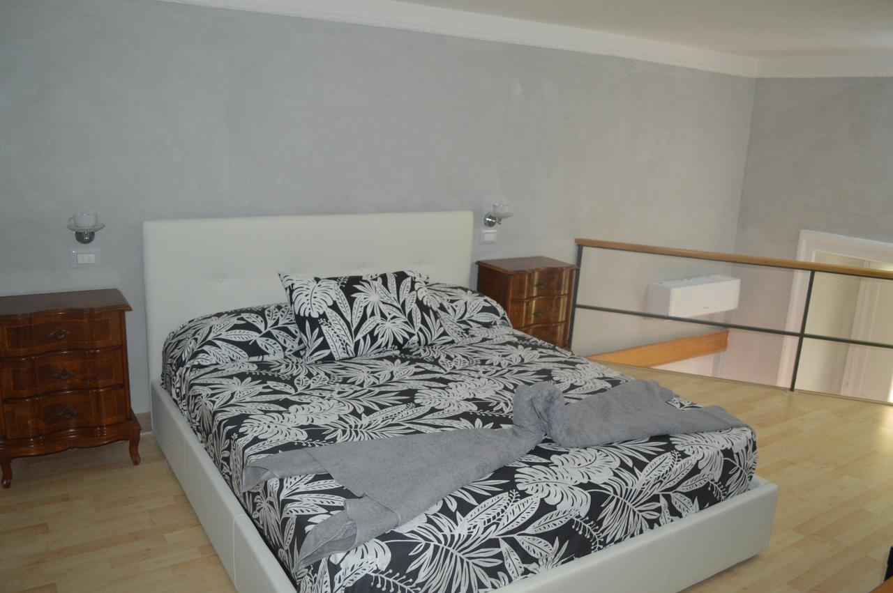 Petros Room Camere Salerno Exterior photo
